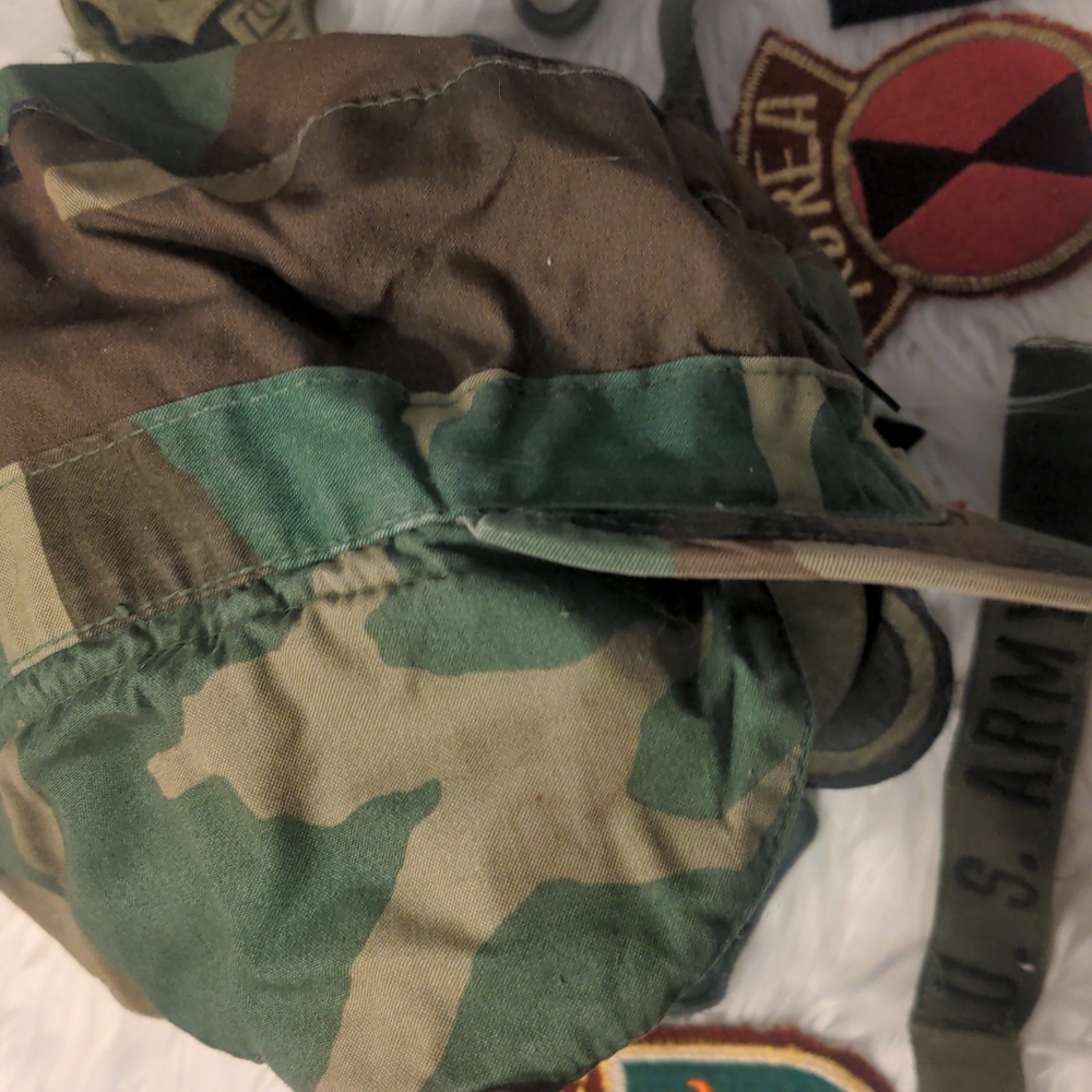 Army Bundle Hats Patches Pin Etc - image 5
